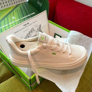 Cariuma sneakers: IBI off-white knit (size 10)